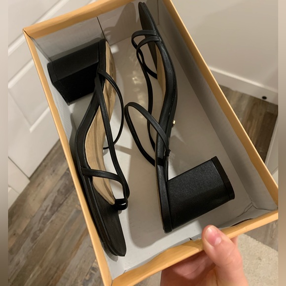 black heel shoes - Picture 9 of 9